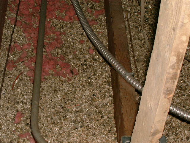 Blown in vermiculite attic insulation Blown in vermiculite attic insulation