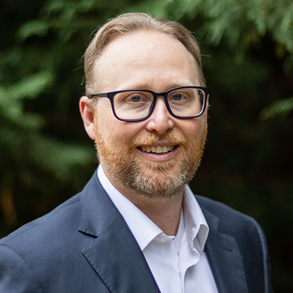 Headshot of Shawn Smith.