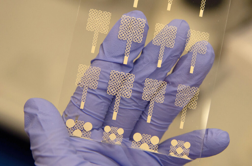 Screenprinting method can make wearable electronics less expensive