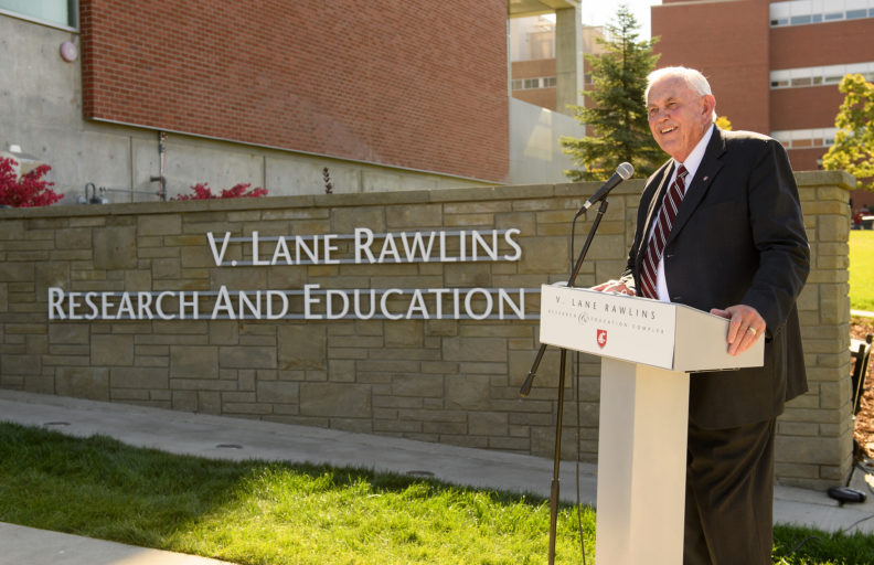 WSU’s ninth president V. Lane Rawlins in a ceremonial unveiling of the V. Lane Rawlins Research and Education Complex