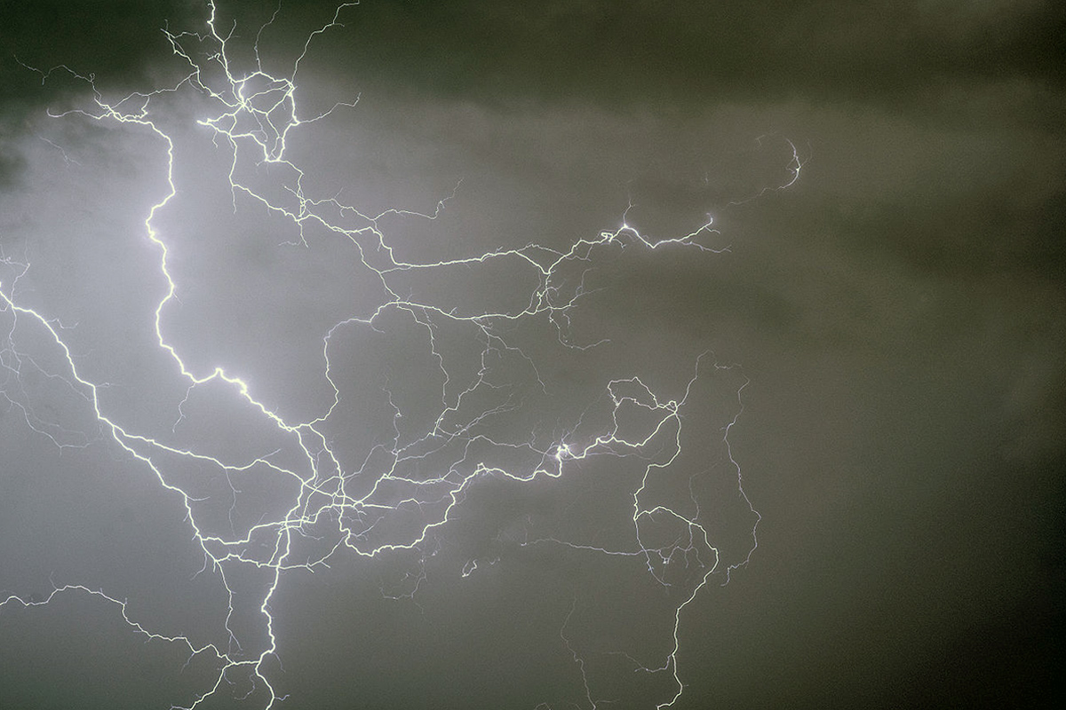 Rare ‘thundersnow’ makes surprise, rumbling visit across the Palouse