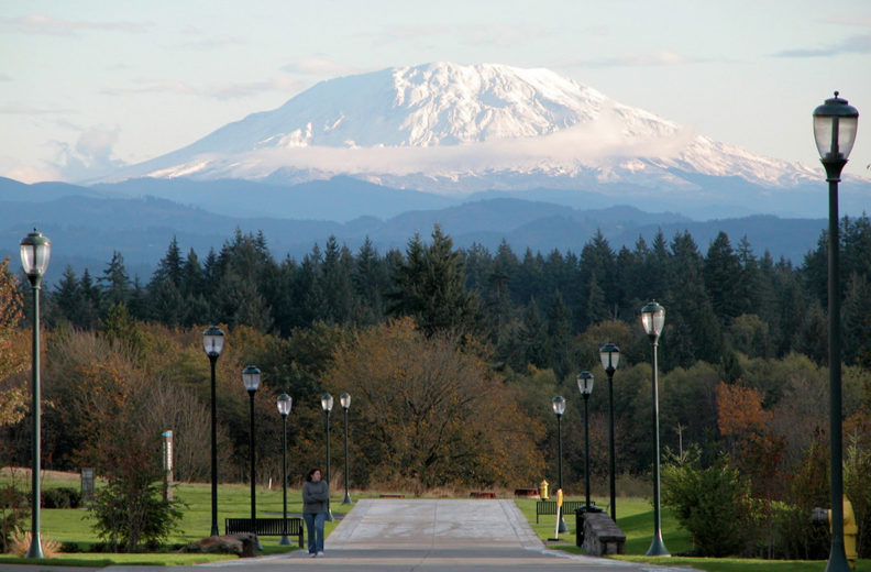 A WSU Vancouver student walks through campus.