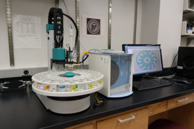 WSU's electronic tongue in a laboratory