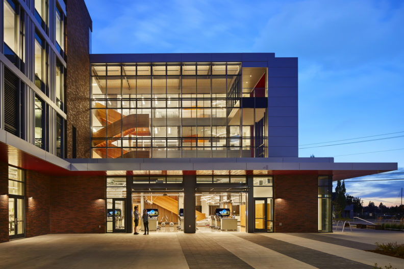 Exterior of the WSU Everett building.