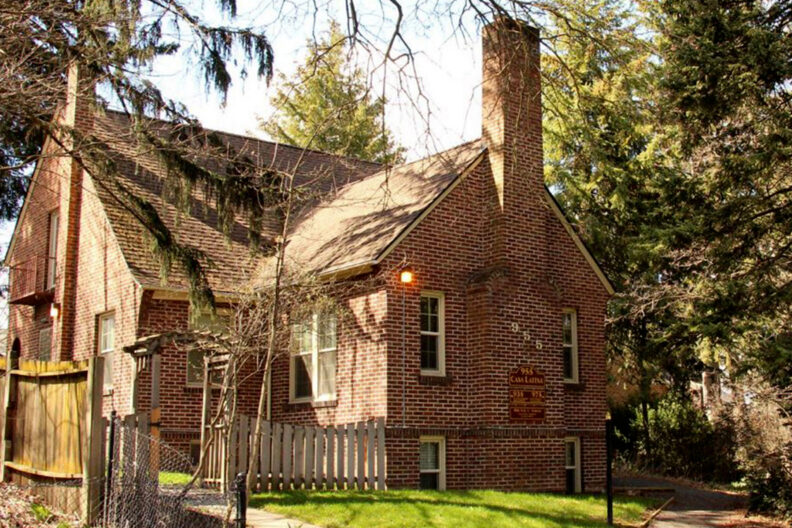 Closeup of a Cultural and Heritage House on the Pullman campus.